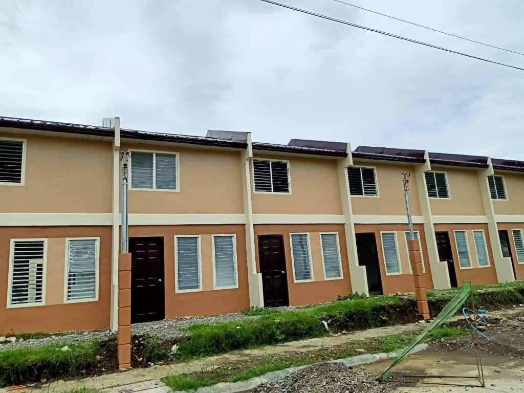 DECA Home Iloilo Pavia By 8990 Holdings Inc Pandac Pavia Lionunion